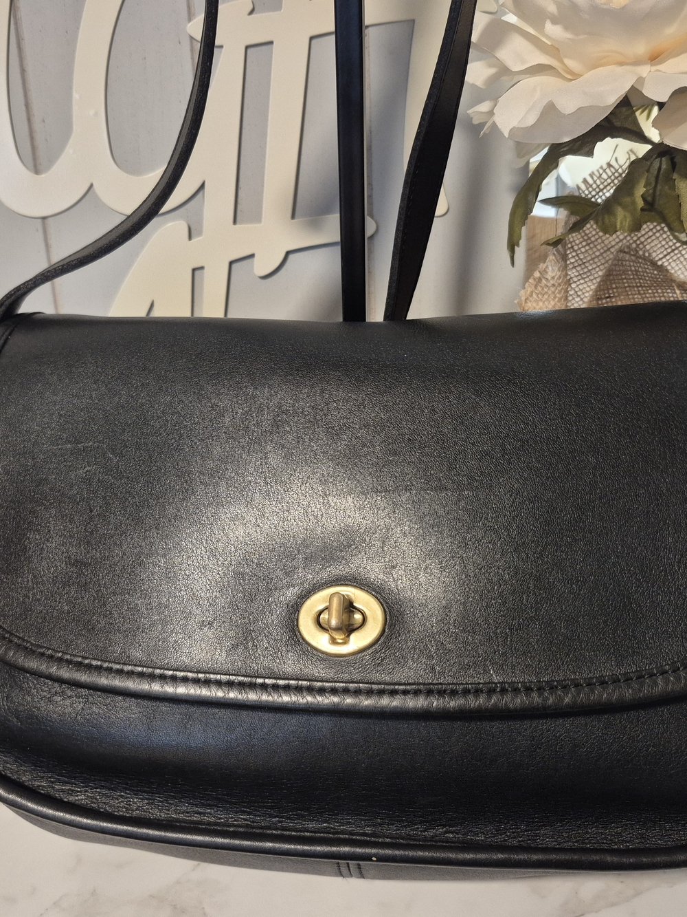 Vintage Coach The City #9790 Black Leather Shoulder Bag with Gold Turnlock